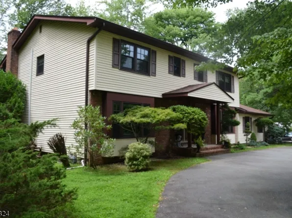 1 Glenbrook Ct, Hanover Twp., NJ 07981