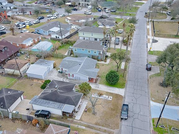 5th image of 1602 Bayou Shore Dr