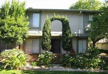 1st image of 701 Balfour Dr