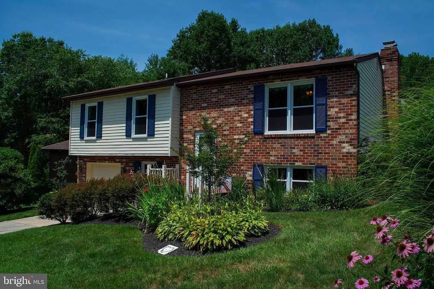 8 Pequot Dr photo 1