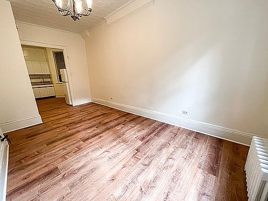 2nd image of 325 E 88th St #2
