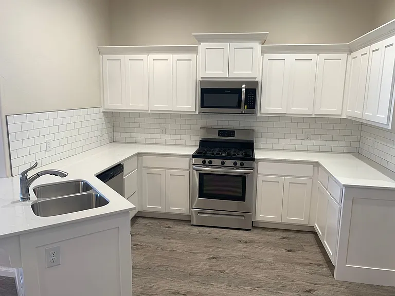 3424 Enclave Ln — Photo 6