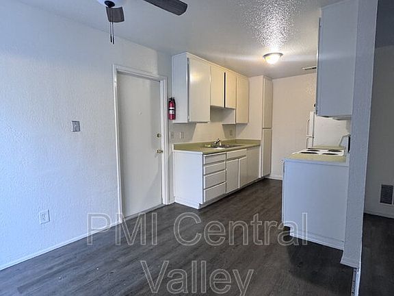 3rd image of 6218 Porterfield Ct