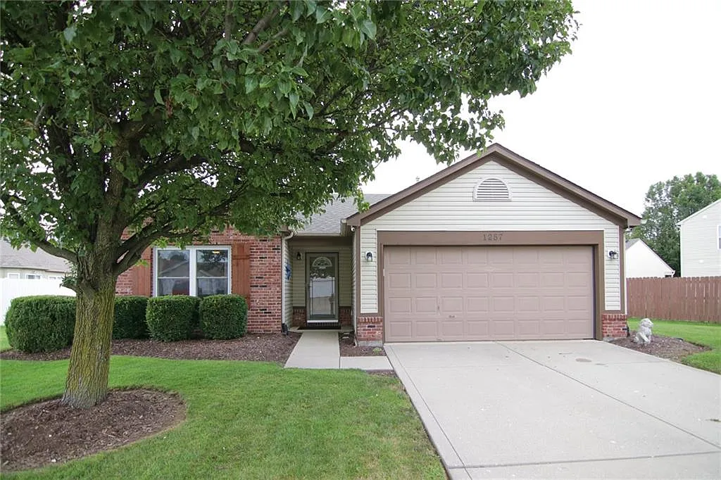 1257 Valley Forge Dr photo 1