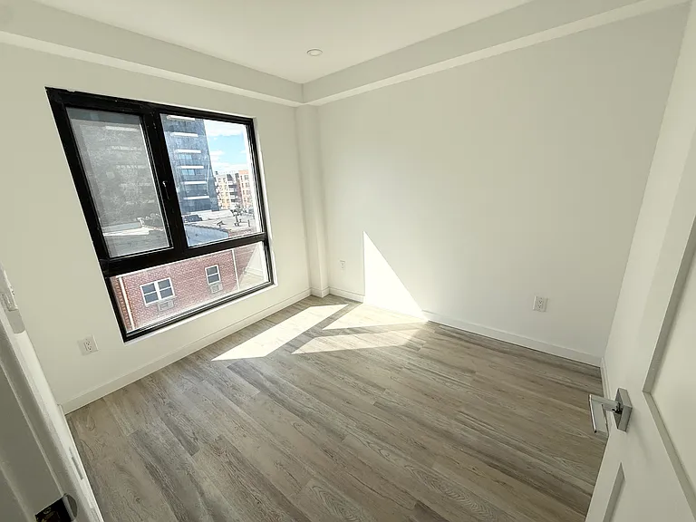3515 146th St #7B — Photo 3