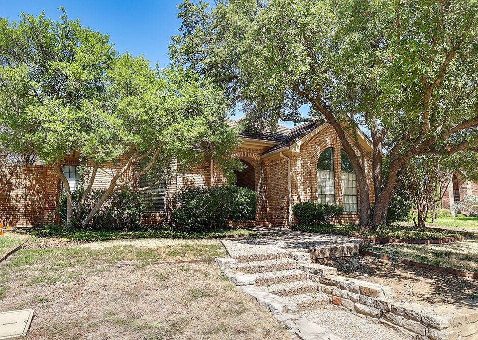 1st image of 1813 Crockett Cir