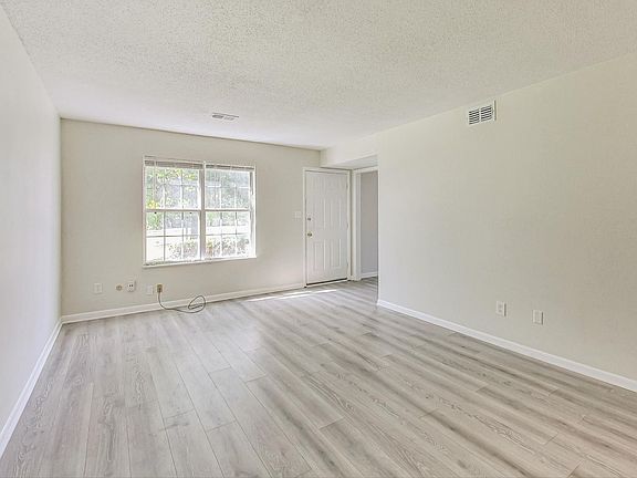 4th image of 6017 Wingedfoot Ct