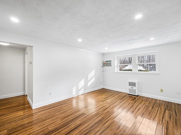 5th image of 241 Main St APT C3