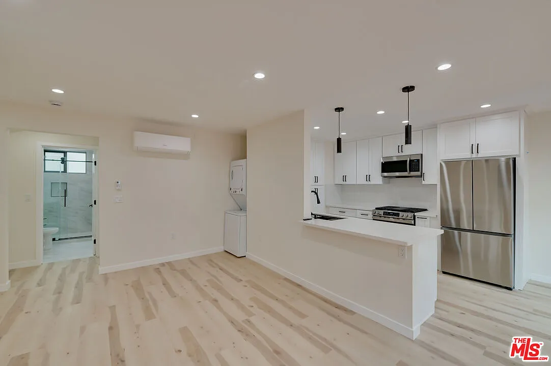 1 bed, 750 sqft, $3,450 — Photo 1