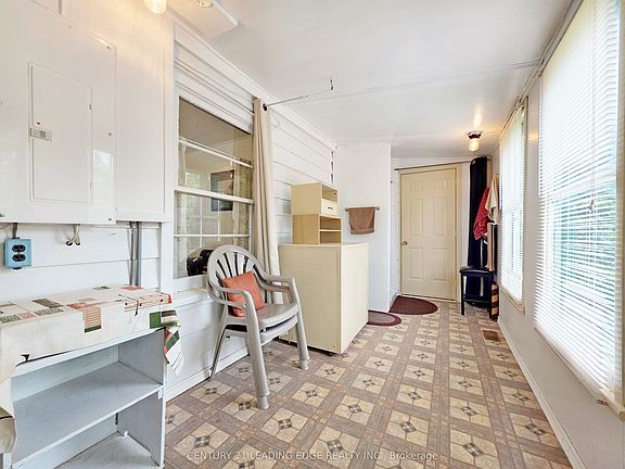 4th image of 101 Clovelly Cv
