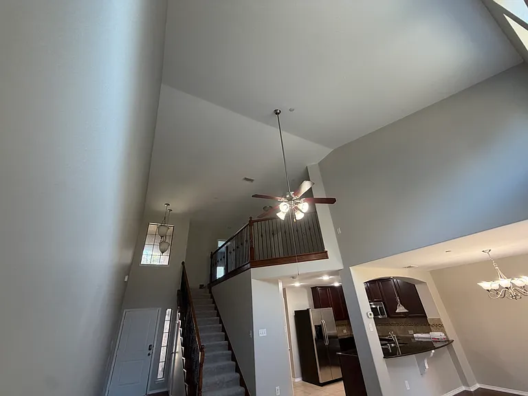 1008 Lucy Ln — Photo 6