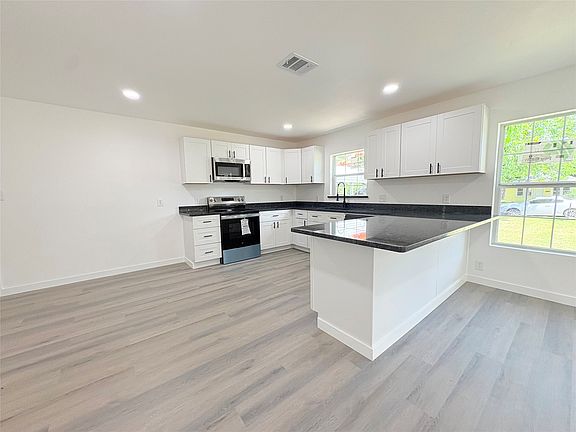 4th image of 1322 3rd St