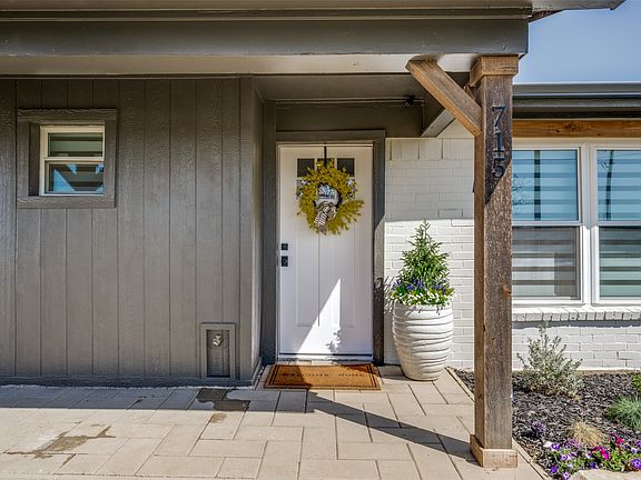 2nd image of 715 Stonecrest Rd