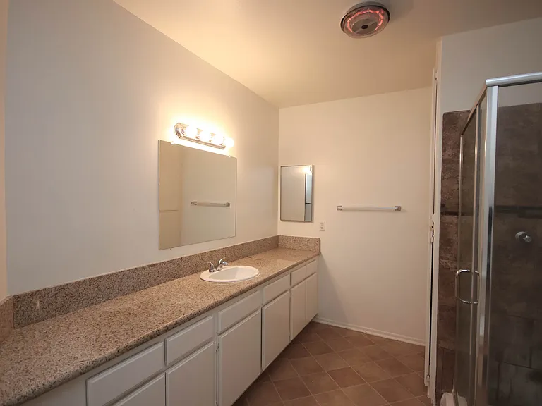 3010 Montrose Ave #28 — Photo 19