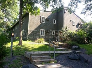 812 Chisago St APT 3, Taylors Falls, MN 55084