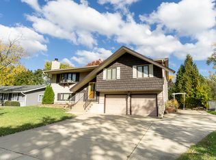 1908 Capri Ln, Schaumburg, IL 60193