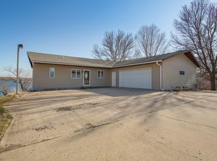 3900 Wells Lake Way, Faribault, MN 55021