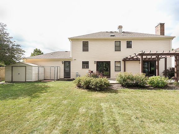 3rd image of 3895 Charlemagne Dr