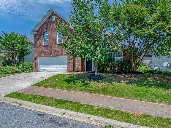 2nd image of 4 Roberts Hill Dr