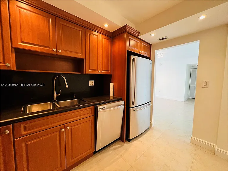 2333 Brickell Ave #210 — Photo 5