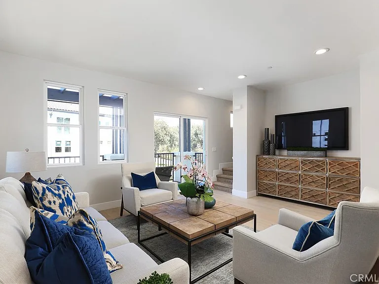 15 Turnberry Ln — Photo 12