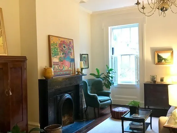 118 E Harris St, Savannah, GA 31401