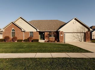 6656 Fieldstream Dr, Avon, IN 46123