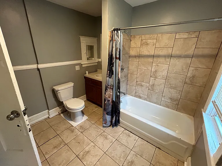 659 Seward St — Photo 3
