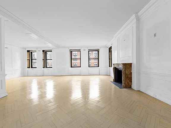 2nd image of 910 Park Ave #11NS