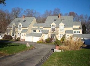 14 Oak Knoll Dr, North Attleboro, MA 02760