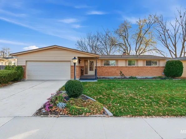 5621 W Centerbrook Dr, Boise, ID 83705