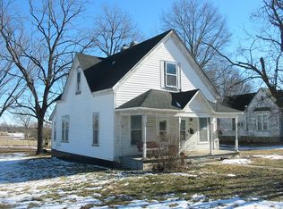 404 S John F Kennedy Ave, Keytesville, MO 65261