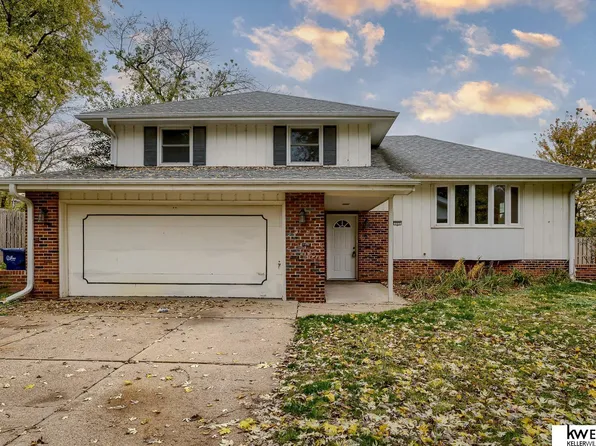 711 Sherman Dr, Bellevue, NE 68005