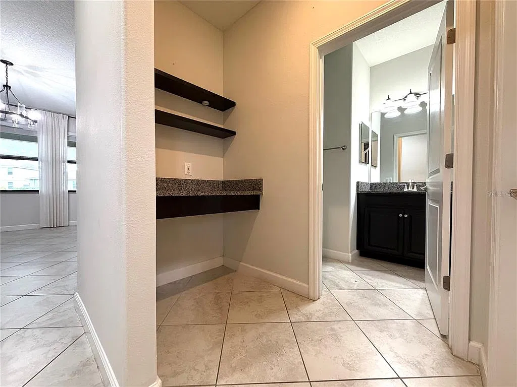 4 bed, 2.5 bath, 2334 sqft, $3,200 — Photo 2