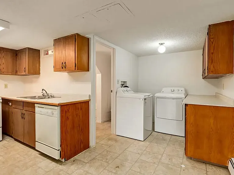721 7th Ave S #13 — Photo 5