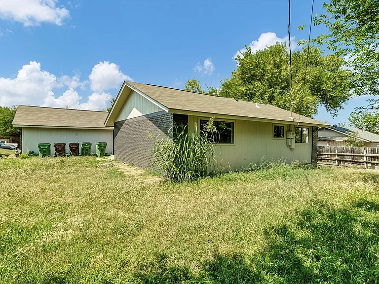 505 Old West Dr #B — Photo 21