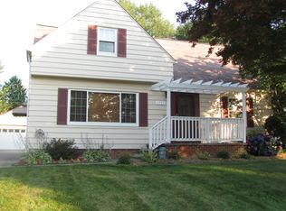 1725 Byron Dr, Mayfield Heights, OH 44124