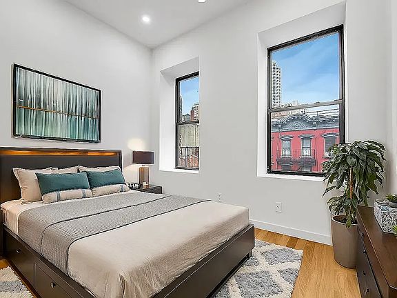 3rd image of 212 E 29th St APT 9