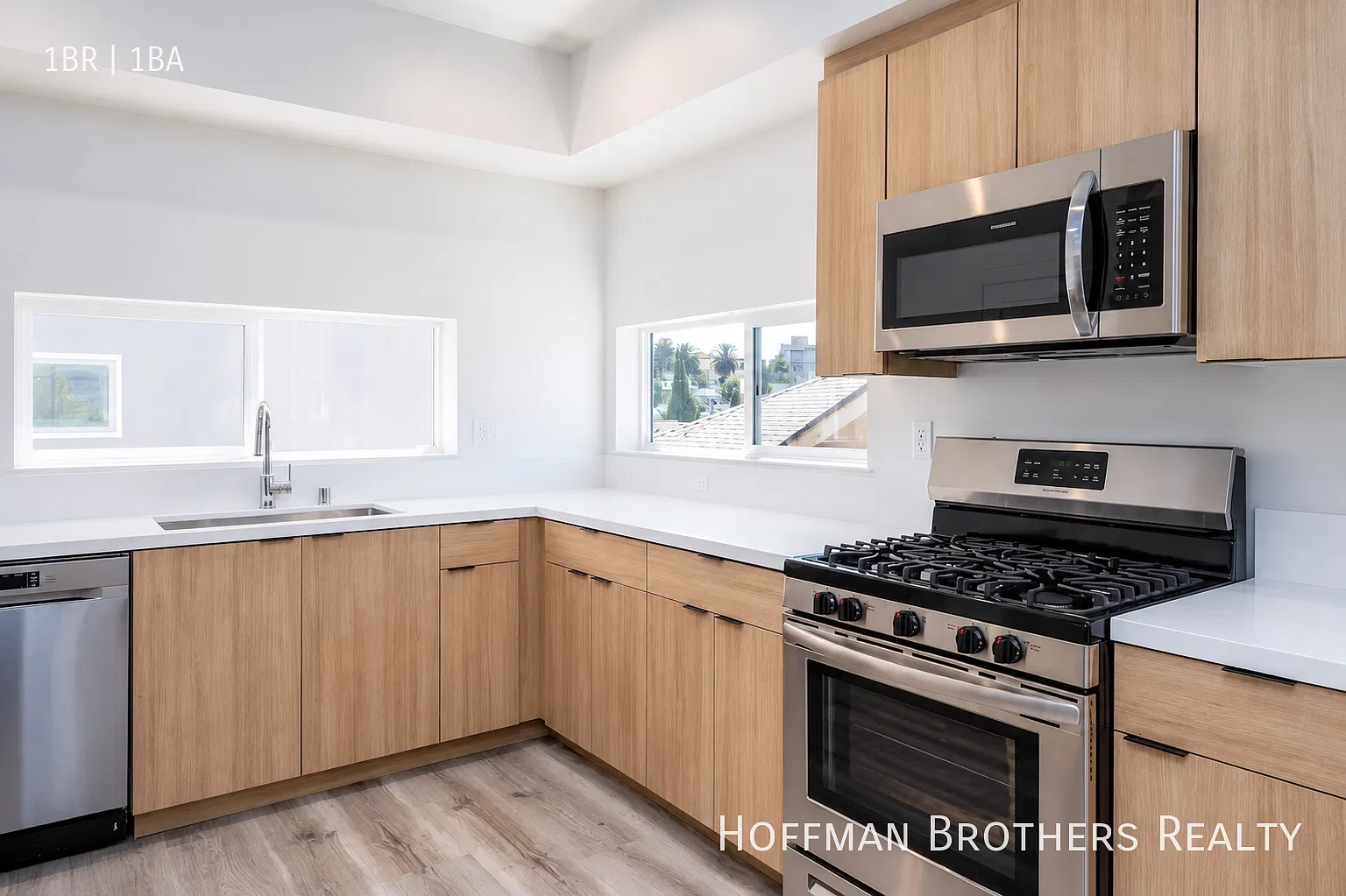 218 N Coronado St — Photo 2