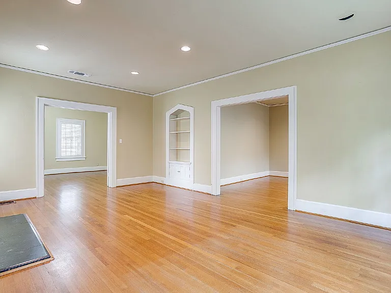 2606 Cockrell Ave — Photo 5