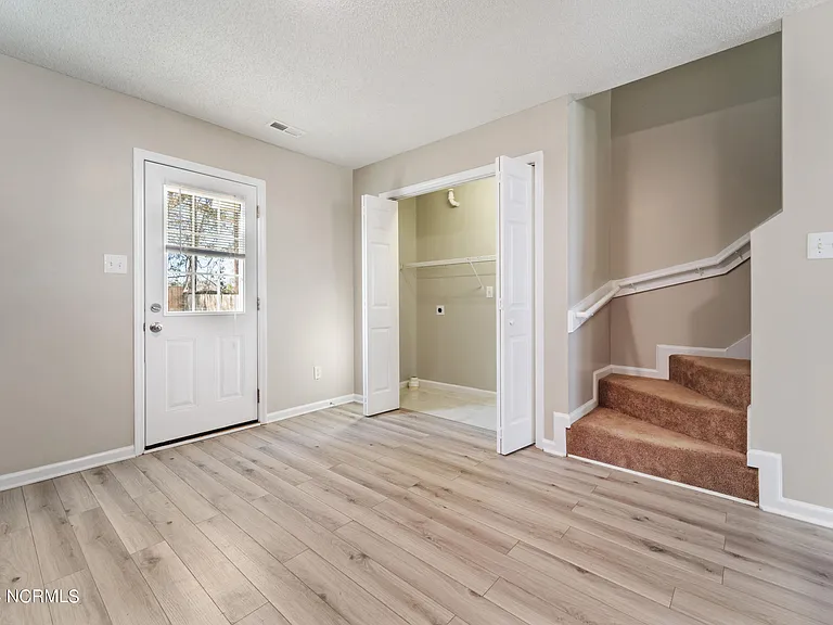 957 W Pueblo Dr — Photo 7