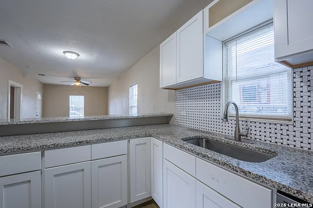 1731 Hays St — Photo 9