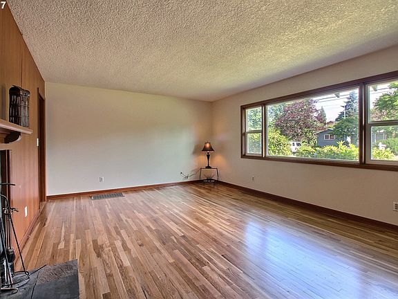 4th image of 8511 SE Sherley Ave