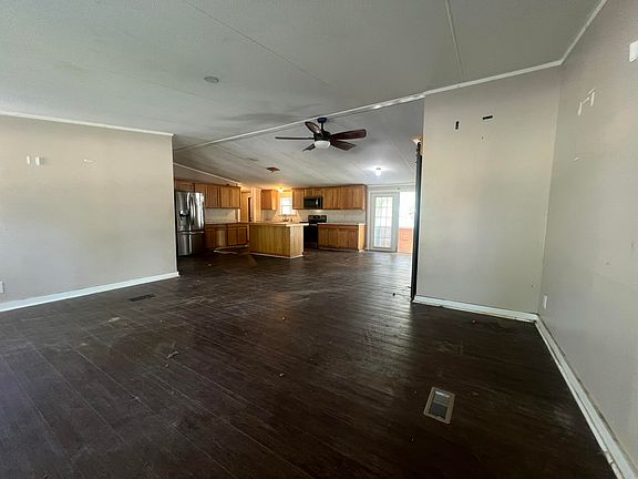 3rd image of 401 Dubois St