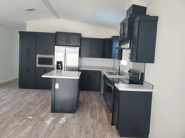 Dwelling at New Braunfels — Photo 32