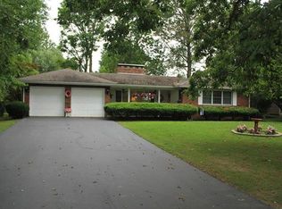 8480 Country Ln, Troy, IL 62294
