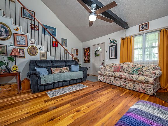3rd image of 55 Mitchell Ln