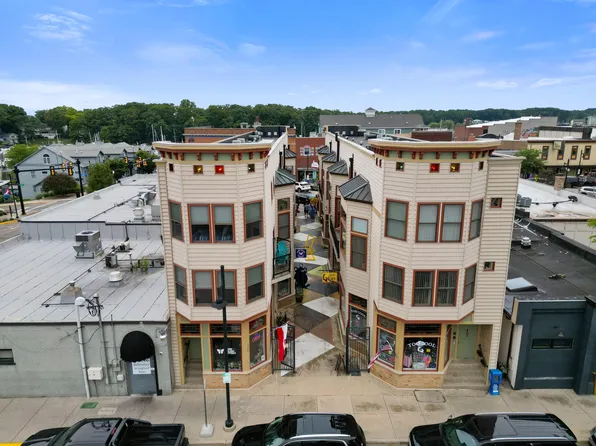 405 Eagle St #8, South Haven, MI 49090