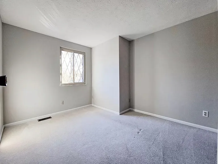 7519 Blackstone Ct — Photo 21
