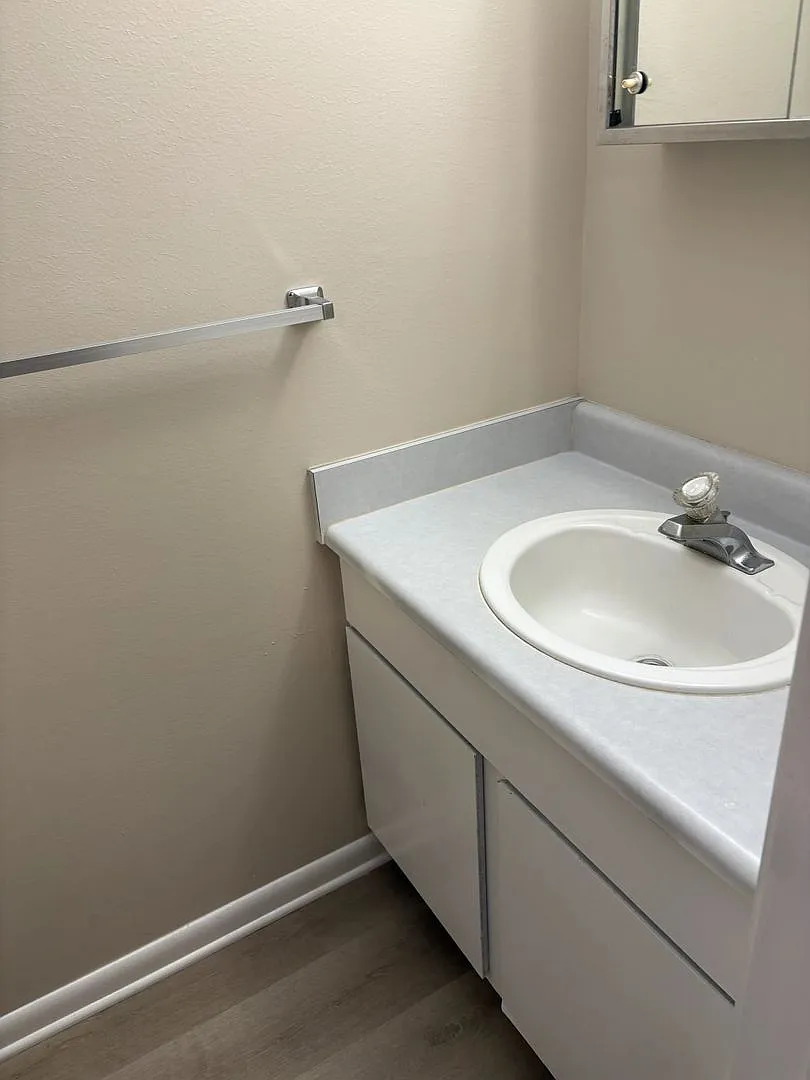 Spring Creek Apartments — Photo 2